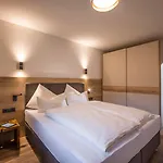 Alptirol Aparthotel 4*